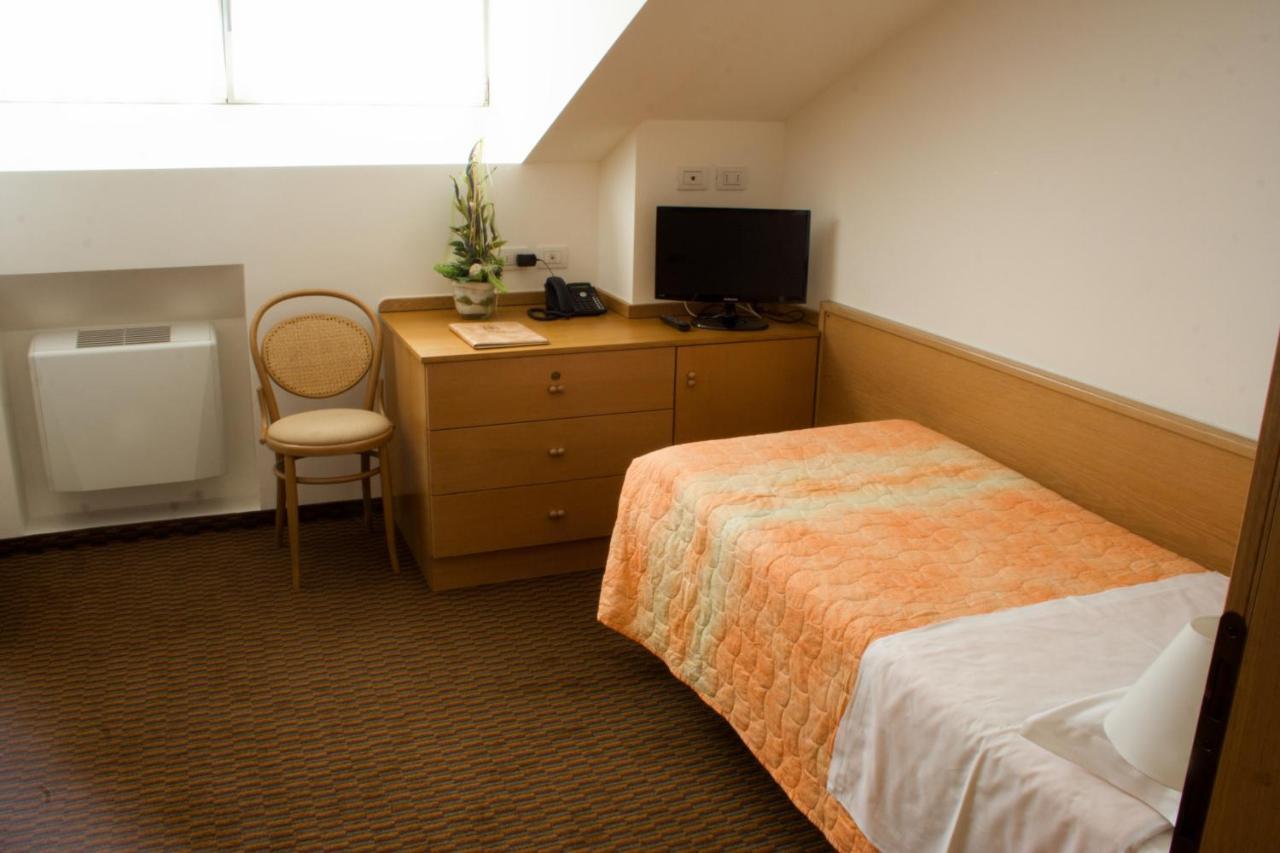Regina Hotel 3*